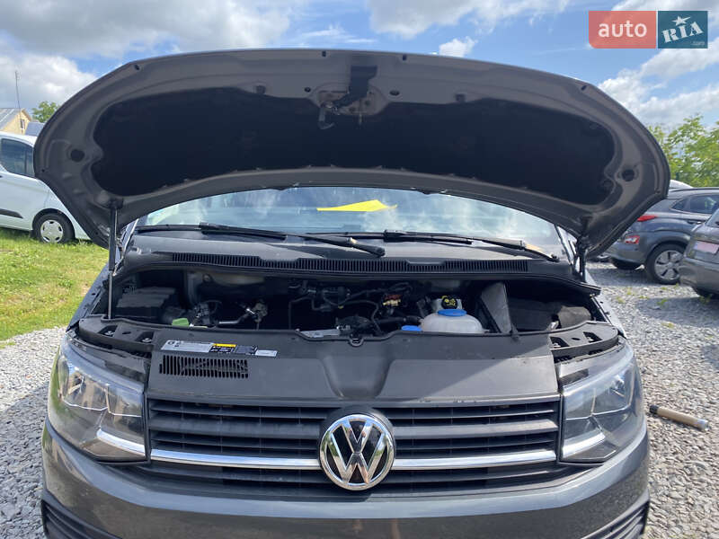 Минивэн Volkswagen Transporter 2018 в Дубно