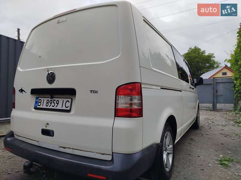 Грузовой фургон Volkswagen Transporter 2003 в Полтаве