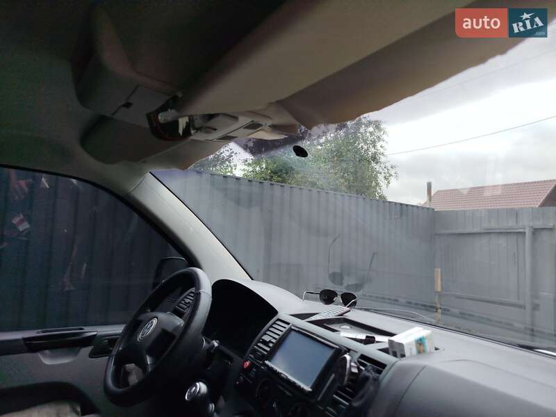 Грузовой фургон Volkswagen Transporter 2003 в Полтаве