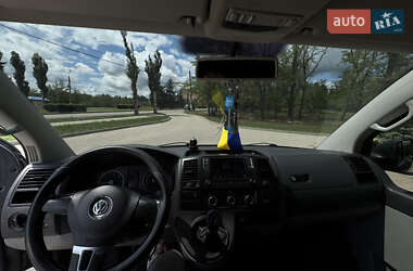 Минивэн Volkswagen Transporter 2011 в 