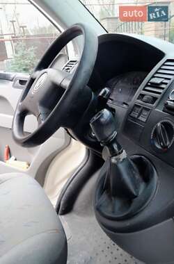 Вантажний фургон Volkswagen Transporter 2003 в 
