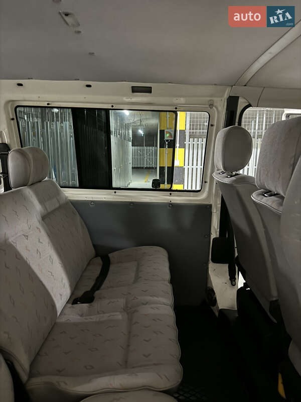 Минивэн Volkswagen Transporter 2000 в Львове