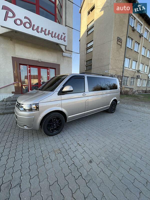 Минивэн Volkswagen Transporter 2012 в Надворной
