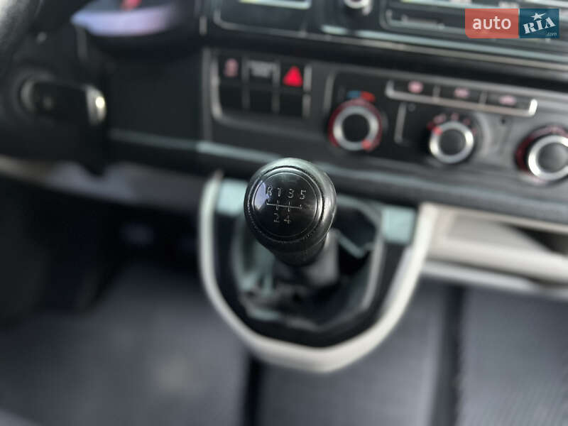 Грузовой фургон Volkswagen Transporter 2017 в Киеве