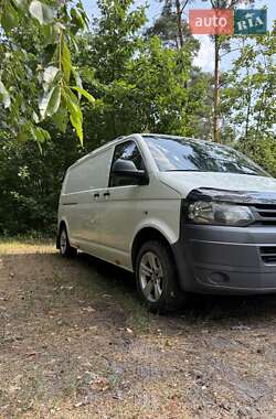 Вантажний фургон Volkswagen Transporter 2012 в Вишгороді