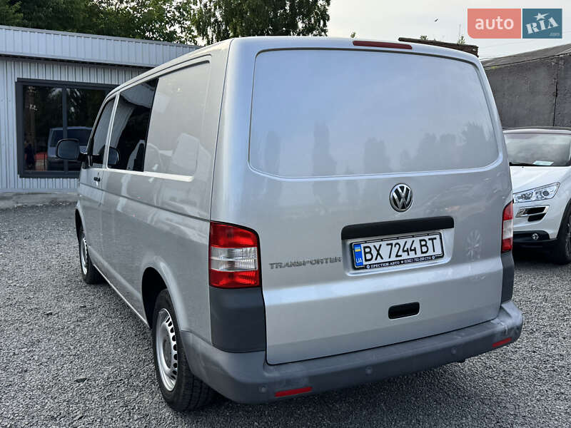 Вантажопасажирський фургон Volkswagen Transporter 2011 в Хмельницькому