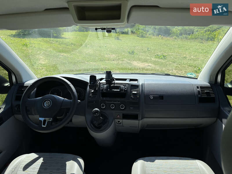 Вантажопасажирський фургон Volkswagen Transporter 2011 в Хмельницькому
