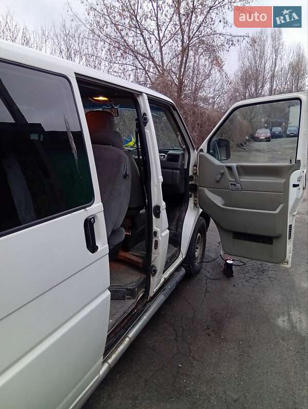 Минивэн Volkswagen Transporter 2002 в Киеве