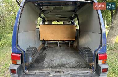 Минивэн Volkswagen Transporter 2000 в 