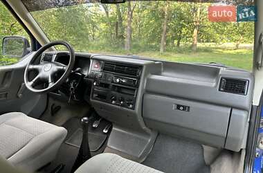 Минивэн Volkswagen Transporter 2000 в 