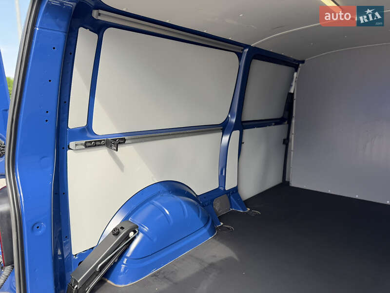 Грузовой фургон Volkswagen Transporter 2021 в Дубно