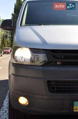 Минивэн Volkswagen Transporter 2010 в 