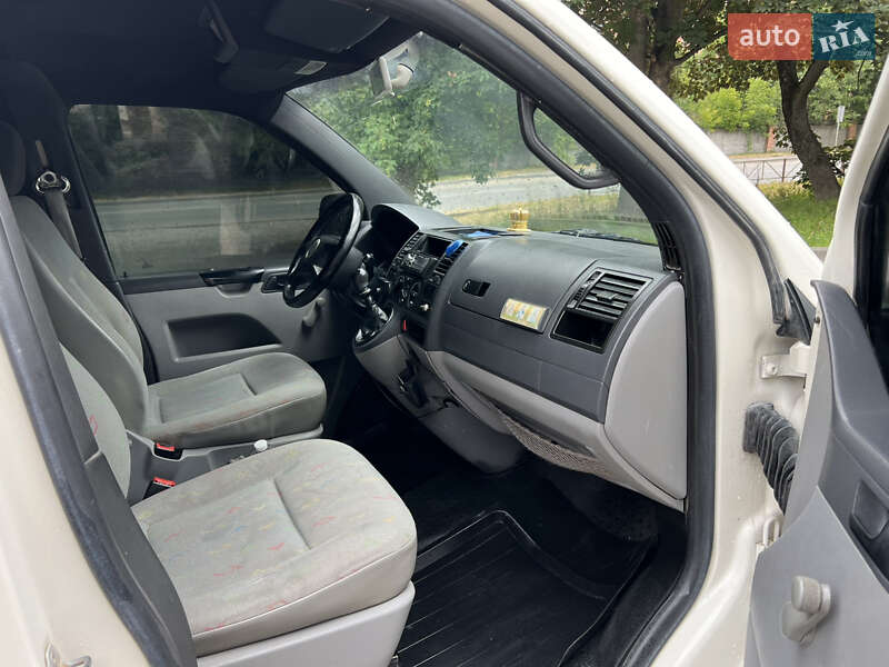 Минивэн Volkswagen Transporter 2003 в Каменец-Подольском