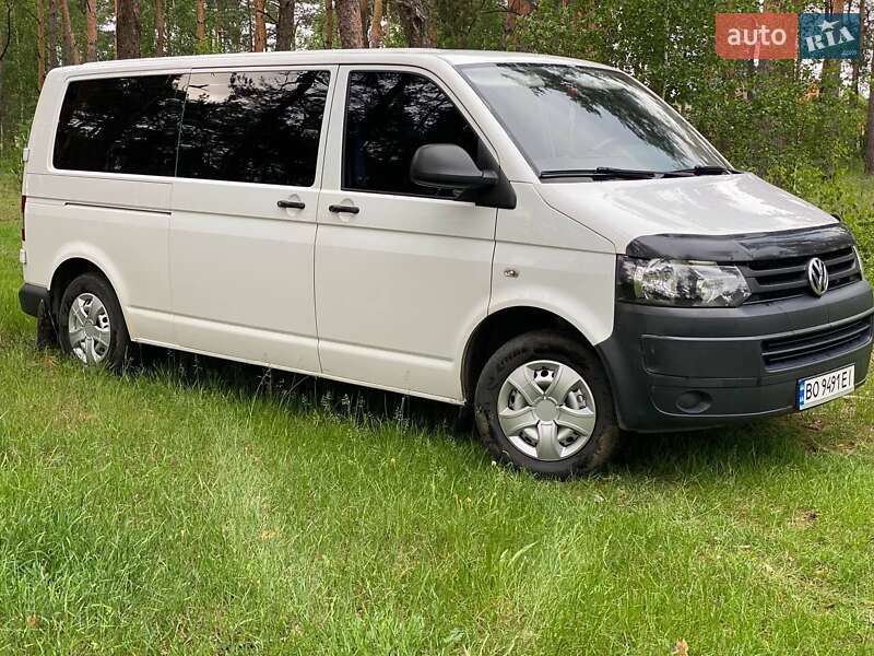 Минивэн Volkswagen Transporter 2015 в Седлище