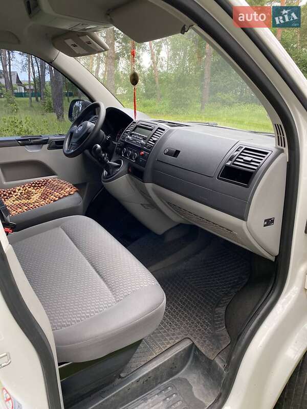 Минивэн Volkswagen Transporter 2015 в Седлище