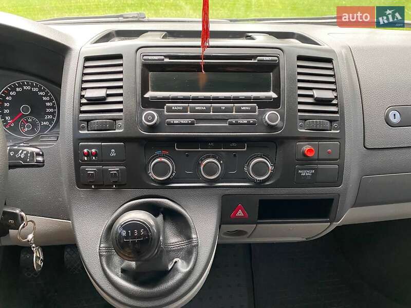 Минивэн Volkswagen Transporter 2015 в Седлище