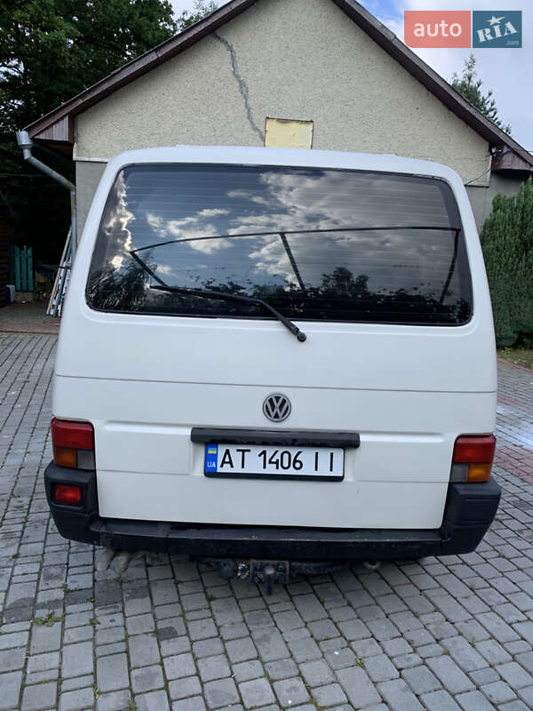 Минивэн Volkswagen Transporter 1996 в Долине