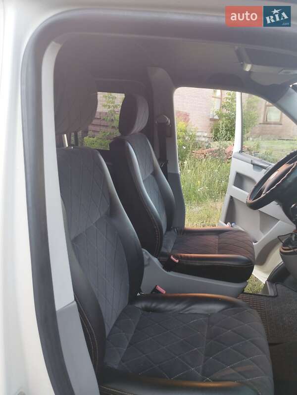 Мінівен Volkswagen Transporter 2006 в Чорткові
