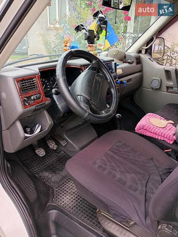 Мінівен Volkswagen Transporter 1998 в Сокирянах
