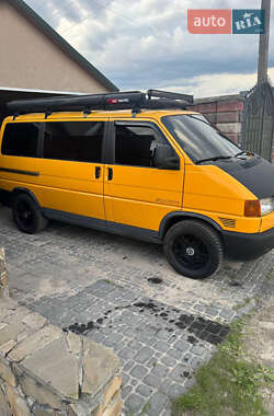 Минивэн Volkswagen Transporter 2000 в Вараше