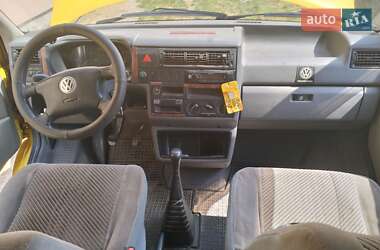 Минивэн Volkswagen Transporter 2000 в 