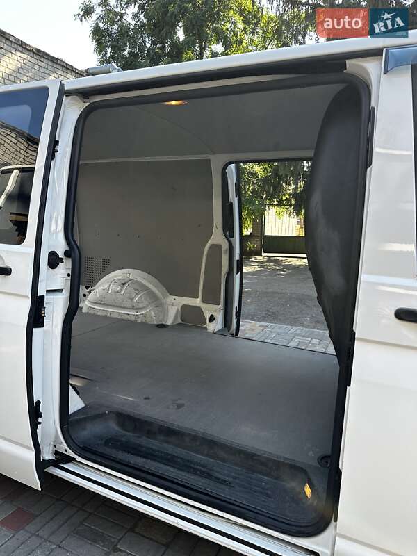Минивэн Volkswagen Transporter 2017 в Кременчуге