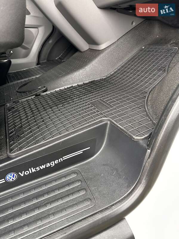 Грузовой фургон Volkswagen Transporter 2020 в Львове