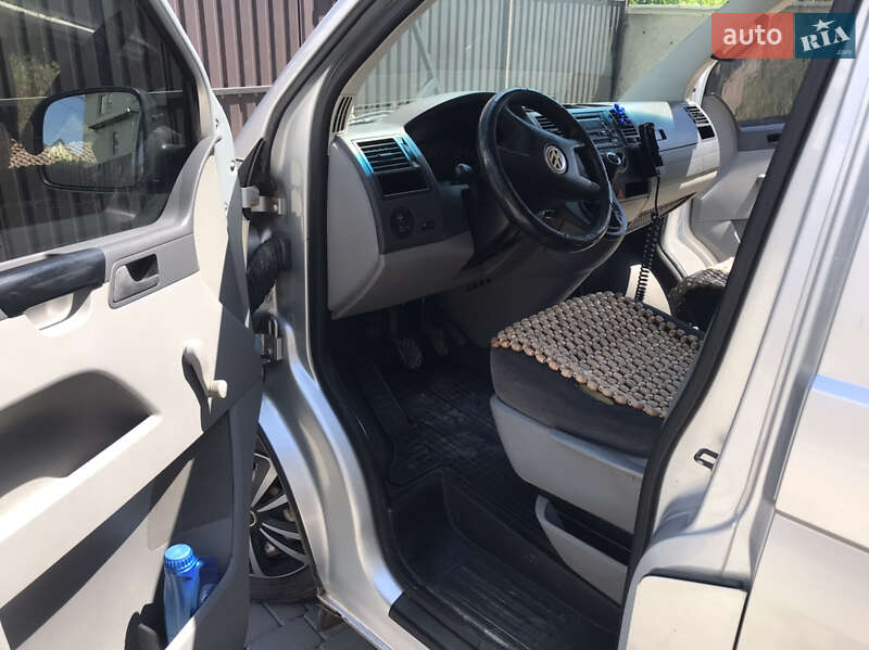 Минивэн Volkswagen Transporter 2004 в Хмельницком