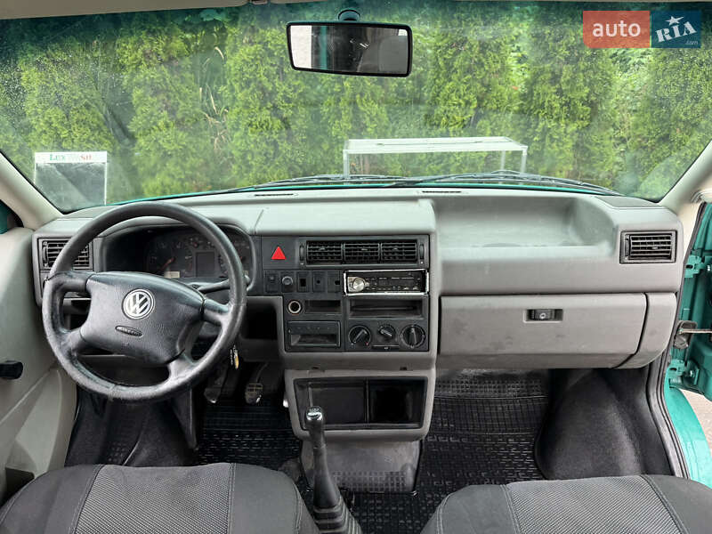 Минивэн Volkswagen Transporter 2000 в Надворной