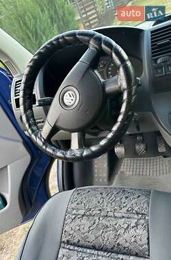 Минивэн Volkswagen Transporter 2009 в 