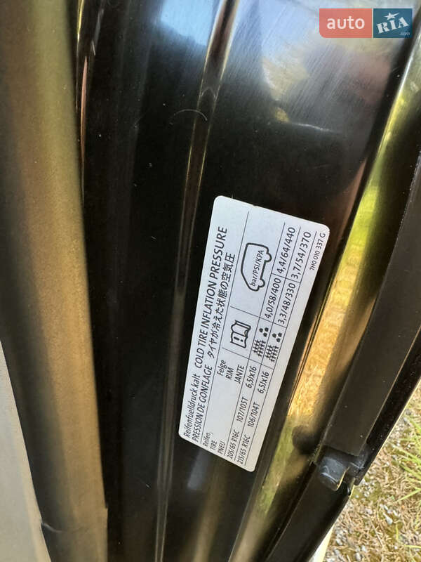 Мінівен Volkswagen Transporter 2004 в Стрию