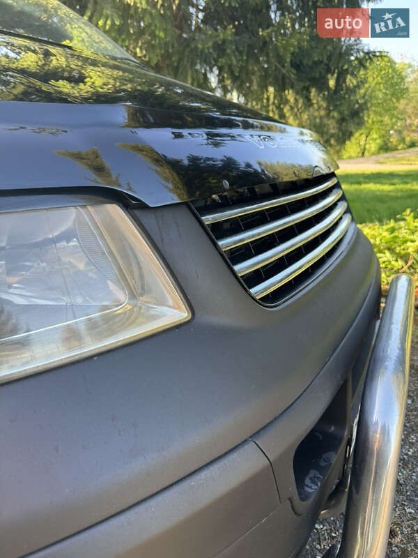 Мінівен Volkswagen Transporter 2004 в Стрию