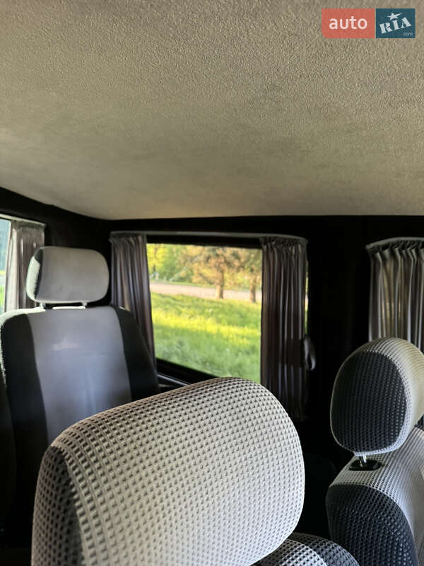 Мінівен Volkswagen Transporter 2004 в Стрию