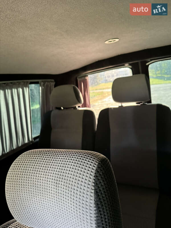 Мінівен Volkswagen Transporter 2004 в Стрию