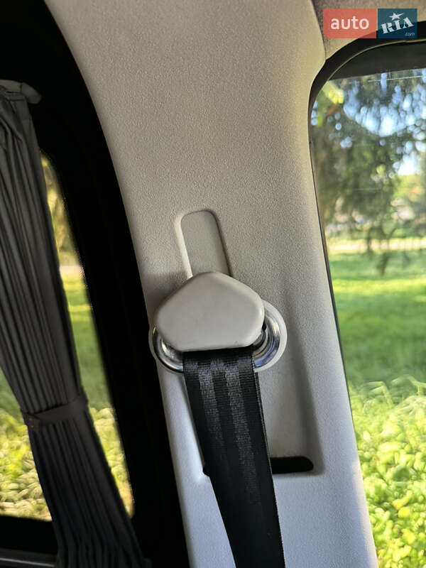 Мінівен Volkswagen Transporter 2004 в Стрию