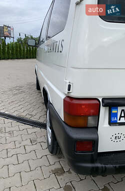 Минивэн Volkswagen Transporter 2000 в 