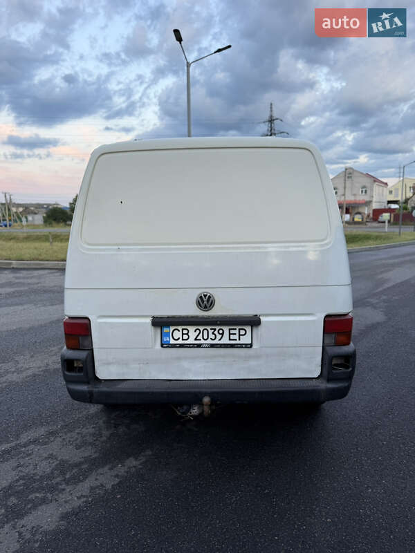 Грузовой фургон Volkswagen Transporter 2000 в Смеле