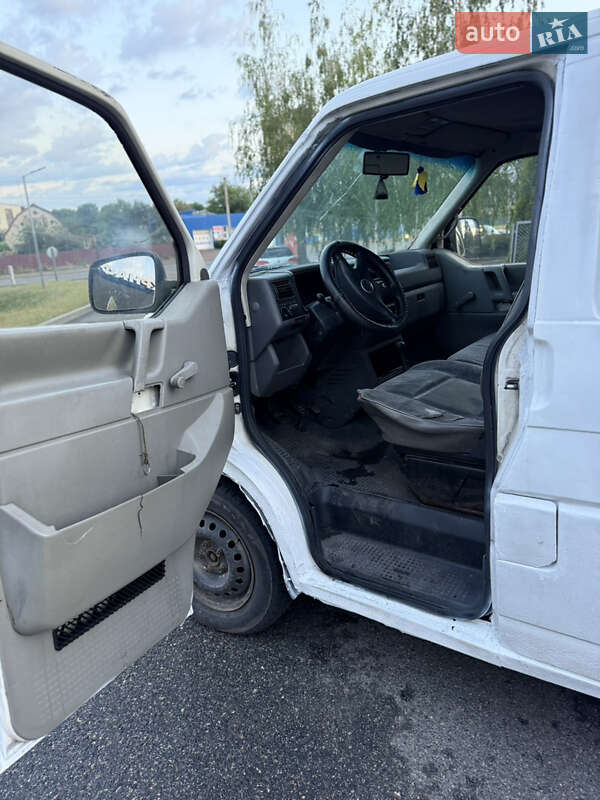 Грузовой фургон Volkswagen Transporter 2000 в Смеле