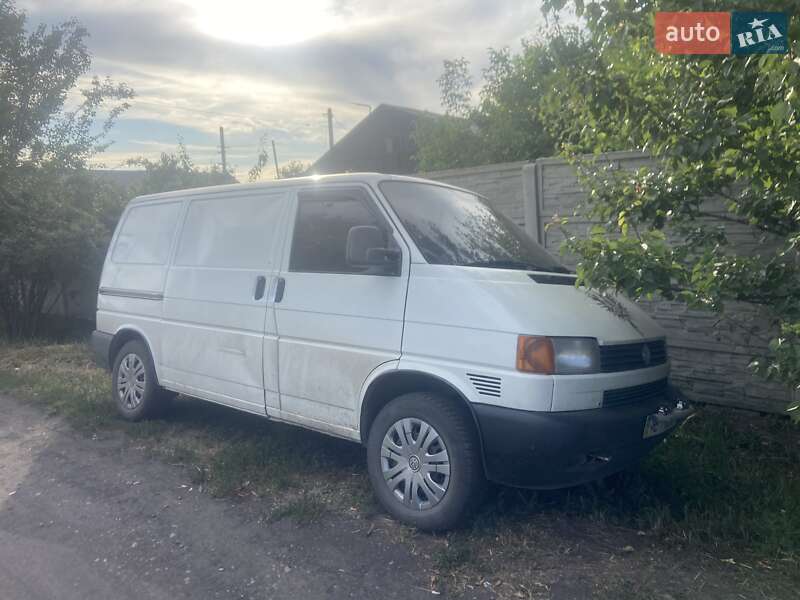 Вантажний фургон Volkswagen Transporter 1997 в Добропіллі