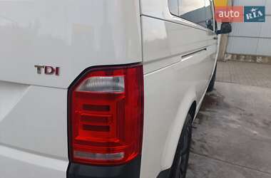 Минивэн Volkswagen Transporter 2018 в 