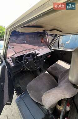 Грузовой фургон Volkswagen Transporter 1984 в 