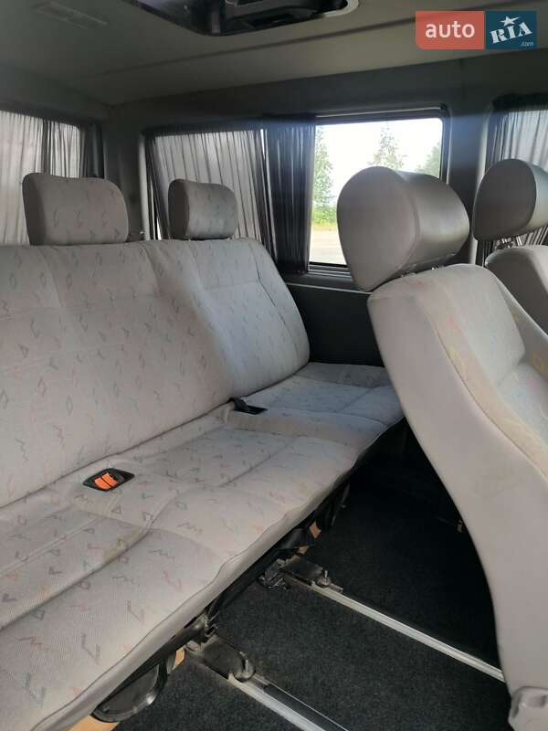 Минивэн Volkswagen Transporter 2003 в Рокитном