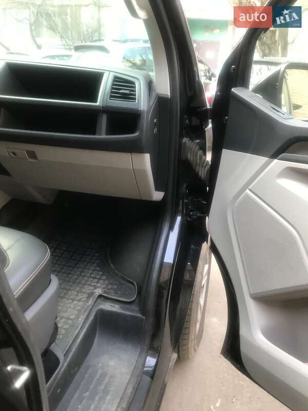 Минивэн Volkswagen Transporter 2016 в Киеве