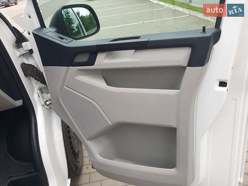Грузовой фургон Volkswagen Transporter 2017 в Луцке