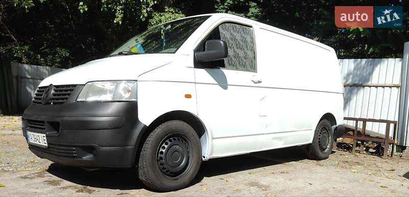 Грузовой фургон Volkswagen Transporter 2005 в Обухове