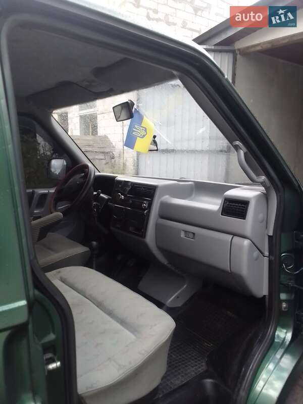 Минивэн Volkswagen Transporter 1997 в Самборе