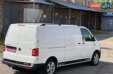 Грузовой фургон Volkswagen Transporter 2015 в 