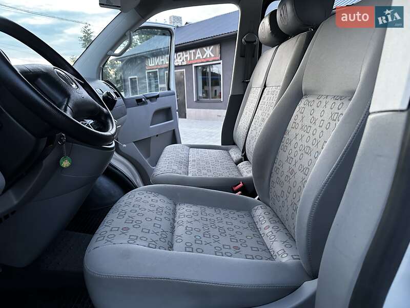 Мінівен Volkswagen Transporter 2004 в Надвірній