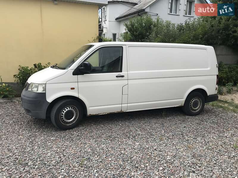 Грузовой фургон Volkswagen Transporter 2004 в Боярке