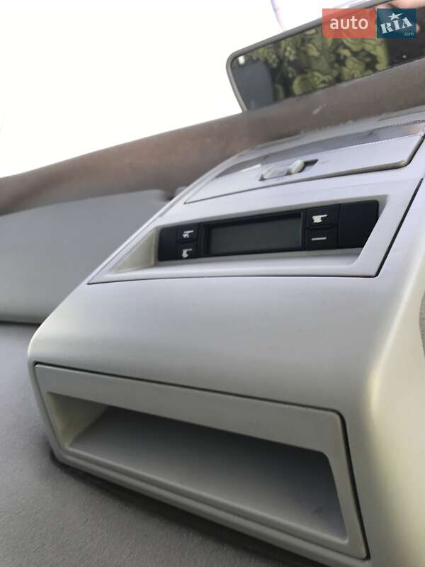 Грузовой фургон Volkswagen Transporter 2004 в Боярке